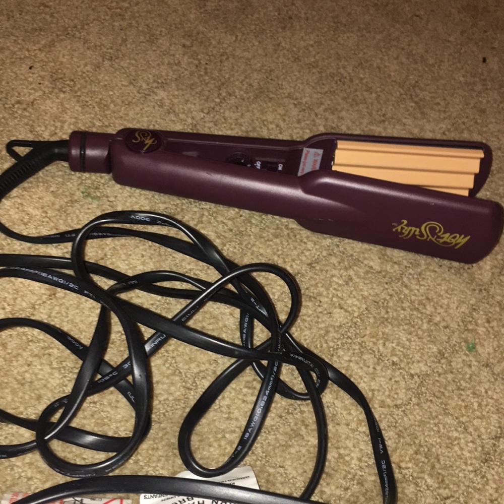 BRAND NEW crimper for hair used once!!